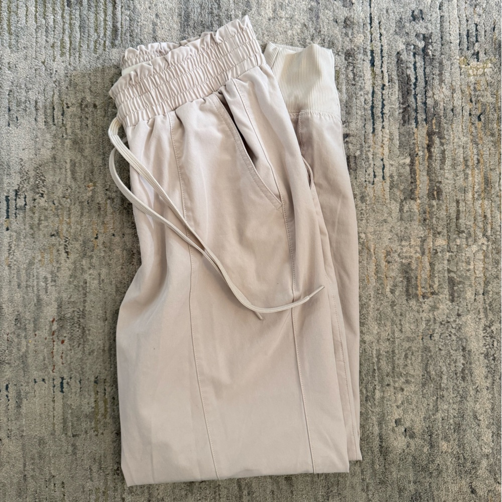 Abercrombie and Fitch Joggers Size Small Oat